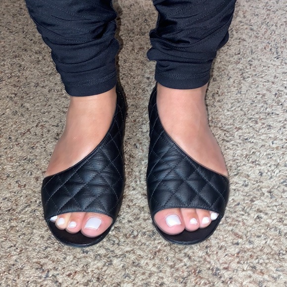 Black Quilted Leather Chanel Flat Sandal - Picture 4 of 5